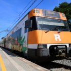 Imatge d'arxiu d'un tren de Rodalies de l'R4 a Cerdanyola del Vallès