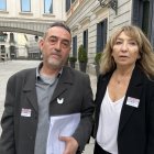 El pare del nen de tres anys assassinat als atemptats del 17-A, Francisco Javier Martínez, i la psicòloga Sara Bosch, aquest dimarts al Congrés