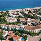 Imatge de l’Hotel Pino Alto, situat a primera línia de platja a Miami Platja.