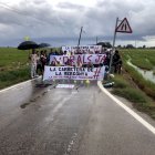 Protesta i marxa lenta de la Plataforma Carretera de la Vergonya, a la T-2021 entre Poblenou i la Ràpita.