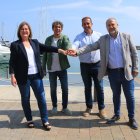 Els líders d’ERC, en Comú Podem, Junts i PSC durant el pacte de govern a Cambrils.