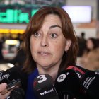 La portaveu del Govern i consellera de Territori, Sílvia Paneque, durant una atenció als mitjans a l'Estació de Sants.
Autor: Mariona Puig