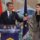 L'alcalde del Vendrell, Kenneth Martínez, acompanyat de la consellera d'Interior, Núria Parlon, després de la Junta de Seguretat Local.