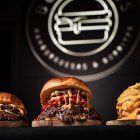 Imagen de varias hamburguesas del Burguitos.