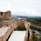 Castell de Miravet sobre el riu Ebre.