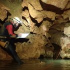 Imatge d’una de les exploracions a la Sala Porpra de la Cova Urbana