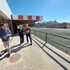 L'alcaldessa, Dolors Farre, i el regidor d'Esports, Enric García, han visitat les instal·lacions.