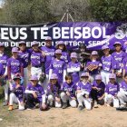 Els jugadors del CBS Serps de Reus després de completar el seu primer partit oficial com a locals.