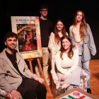 L'equip de la companyia Àkrida Produccions en la presentació de l'obra 'El noi de la mare'.