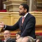 El líder de Vox, Ignacio Garriga, intervenint al Ple del Parlament