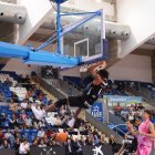 Un jugador del Fibwi Palma executant una esmaixada.