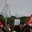 La protesta dels treballadors a les portes d'accés a PortAventura