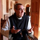 Rafel Barruè, abat del Monestir de Poblet, parlant durant l'entrevista feta per l'ACN