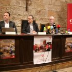 El bisbe de Tortosa, Sergi Gordo, al centre de la foto.