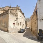 Entrada al raval dels Filadors i el conjunt protegit de Ca Blasi.