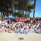 Els ballarins i ballarines de les sis escoles de dans de Vila-seca que van participar en la celebració