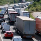 L'AP-7 col·lapsada de trànsit entre Vilafranca i Moja durant l0operació sortida del pont de l'1 de maig