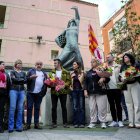 Els parlaments es van dur a terme a la plaça de la Dona Treballadora, a peus de l’estàtua que la presideix.