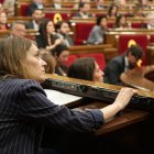La presidenta dels Comuns al Parlament, Jéssica Albiach, votant al ple aquest dijous