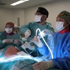 La tècnica ha estat possible gràcies als serveis de Neurocirurgia i Cirurgia Toràcica.