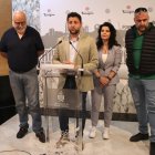 Imatge de la compareixença d'aquest dijous amb l'alcalde de Tarragona, Rubén Viñuales, la consellera de Neteja, Sonia Orts, i els representants del comitè d'empresa d'UGT i USOC.