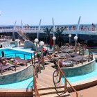 Imatge de la zona exteripr de piscines de l'MSC Splendida