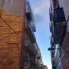 Imatge de la façana del bloc de pisos afectat.