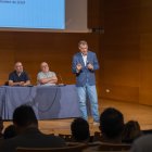 Joan Reinaldo, primer per la dreta, i Luis Blanco, al mig, es van llançar retrets mutus.