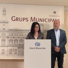 La portaveu del PP, Sílvia Virgili, i el regidor Sebastià Domènech.