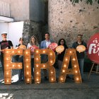 Representants de l’Ajuntament, el teixit comercial i les entitats participants en la presentació de la fira.