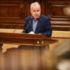 El diputat Jordi Bertran lamenta la manca de coordinació horària entre els trens que arriben a aquesta estació i els autobusos al Parlament.