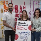 D’esquerra a dreta, Carlos Hugo Velarde, cap d’estudis, Noèlia Moliner, directora, i Zulema Ortega, secretària de l’Escola Rubió i Ors.