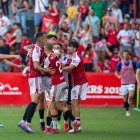 El davanter Pablo Fernández celebrant el seu gol amb els seus companys.