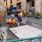 Imatge dels treballs al carrer Major amb la Baixada de la Misericòrdia.