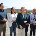Imatge de l'atenció als mitjans davant la nuclear d'Ascó.