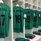 Les samarretes del Nàstic en la prèvia del partit.