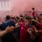 Imatge de la rebuda dels jugadors al Nou Estadi