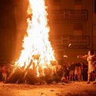 Imatge d’arxiu de la foguera de Sant Joan a la plaça Corsini.