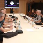 Imatge de la reunió de la junta de seguretat local de Salou amb la presència de l'alcalde de la ciutat, Pere Granados, i de representants dels diferents cossos policials