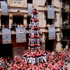 5 de 9 amb folre de la Colla Vella dels Xiquets de Valls a la diada de Sant Joan.