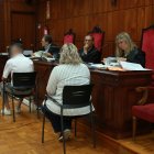 Els pares del menor a l'inici del judici a l'Audiència de Tarragona.