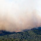 Incendi forestal a Paüls que afecta el parc natural dels Ports