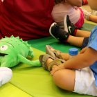 Un infant en una llar de Sant Boi de Llobregat.