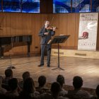 El violinista alemany Christian Tetzlaff, durant el recital en solitari ofert divendres al vespre a l’Auditori Pau Casals del Vendrell.