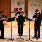 Els músics Alena Hove, Josef Hundsbichler i Alexander Janiczek actuant en l'últim concert del 44è Festival Internacional de Música Pau Casals.