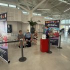 Imatge dels creueristes gaudint de l'experiència virtual