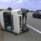 Imatge del vehicle accidentat a l'AP-7a Roda.
