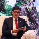El president de la Generalitat, Salvador Illa, durant la reunió amb Liang Yanshun, secretari provincial del Partit Comunista de la Xina de la província d'Anhui.