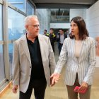 La consellera d'Interior, Núria Parlon, durant la visita a l'Ajuntament de Salou.