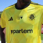 Imatge de la nova segona equipació del Nàstic.